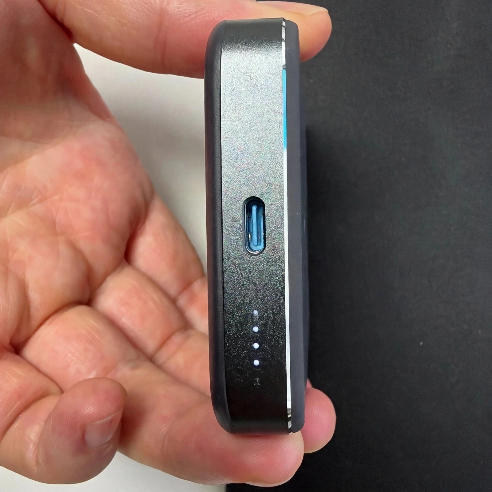 앤커 맥고 파워뱅크 10000mAh 30W 무선충전 고속충전 보조배터리 A1664 실제 상품 이미지